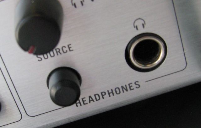 Native Instruments Audio 8 Review - DJ TechTools