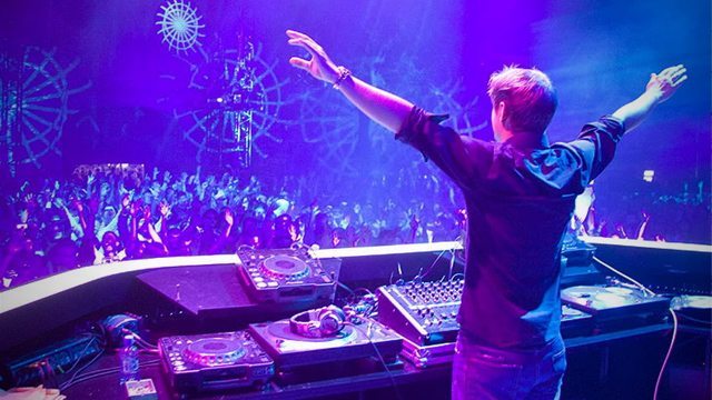 Armin Van Buuren Jesus Pose Body Language