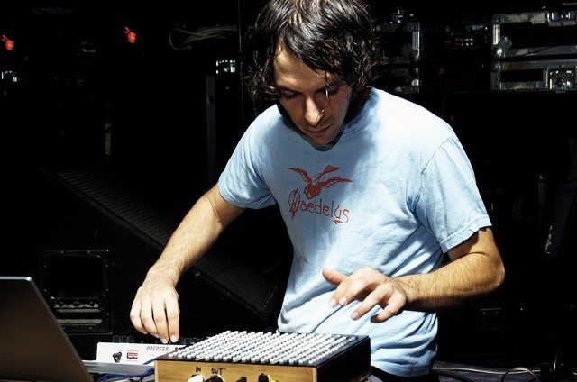 Daedelus performing live