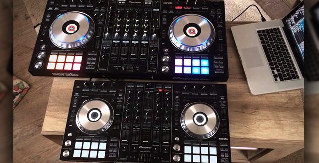 The DDJ-SZ (top) versus the DDJ-SX (below)