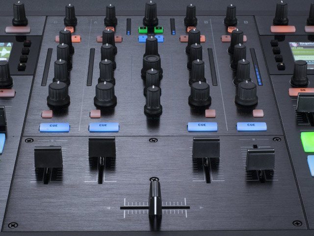 Kontrol_S8_Controller_Review_mixer