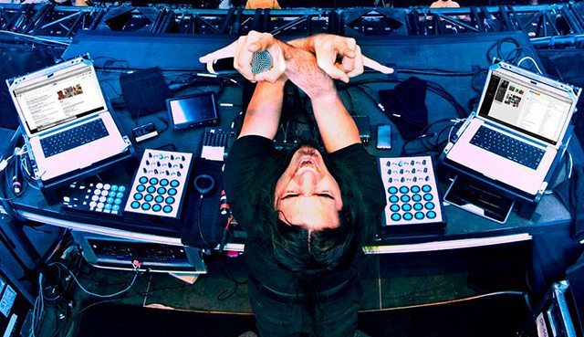 bassnectar-djbooth