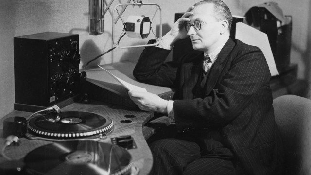 Christopher Stone is largely credited to be one of the first popular DJs  (image credit to BBC Radio 3's awesome Tumblr)