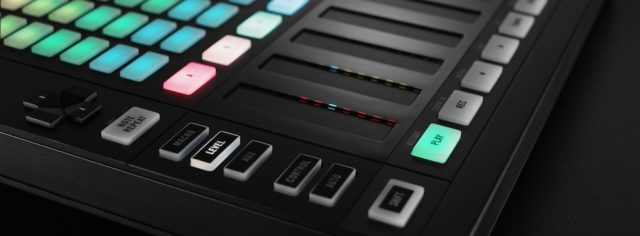 Maschine Jam: Sequencing + Performance Controller For Maschine 