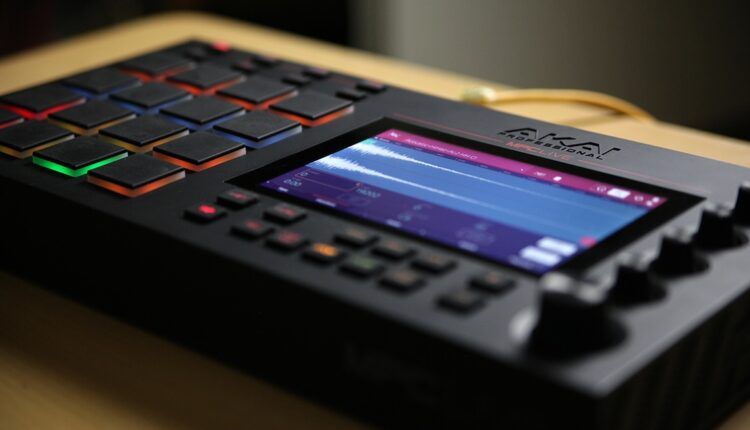 Akai MPC Live Hands-On Mad Zach review