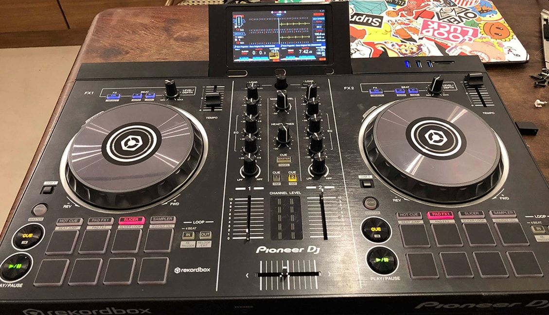 Building a standalone DDJ-400 with a Raspberry Pi and Mixxx - DJ TechTools