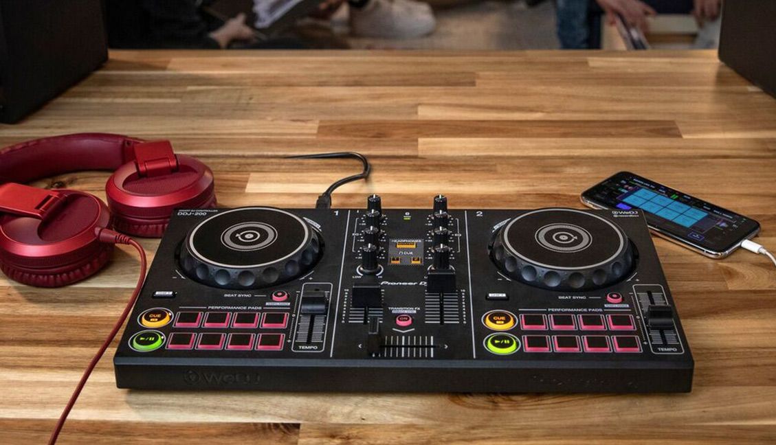 DDJ-200: Pioneer DJ's new $149 beginner controller - built with