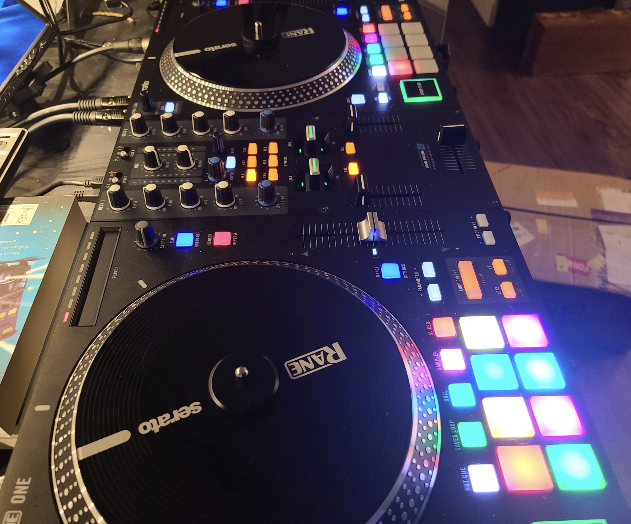 Rane ONE first look review: the Rane feeling in a all-in-one DJ ...