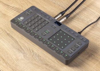 箱入新品　TWITCH NovationDigitalMusicSystems 箱入新品 TWITCH NovationDigitalMusicSystems Amazon